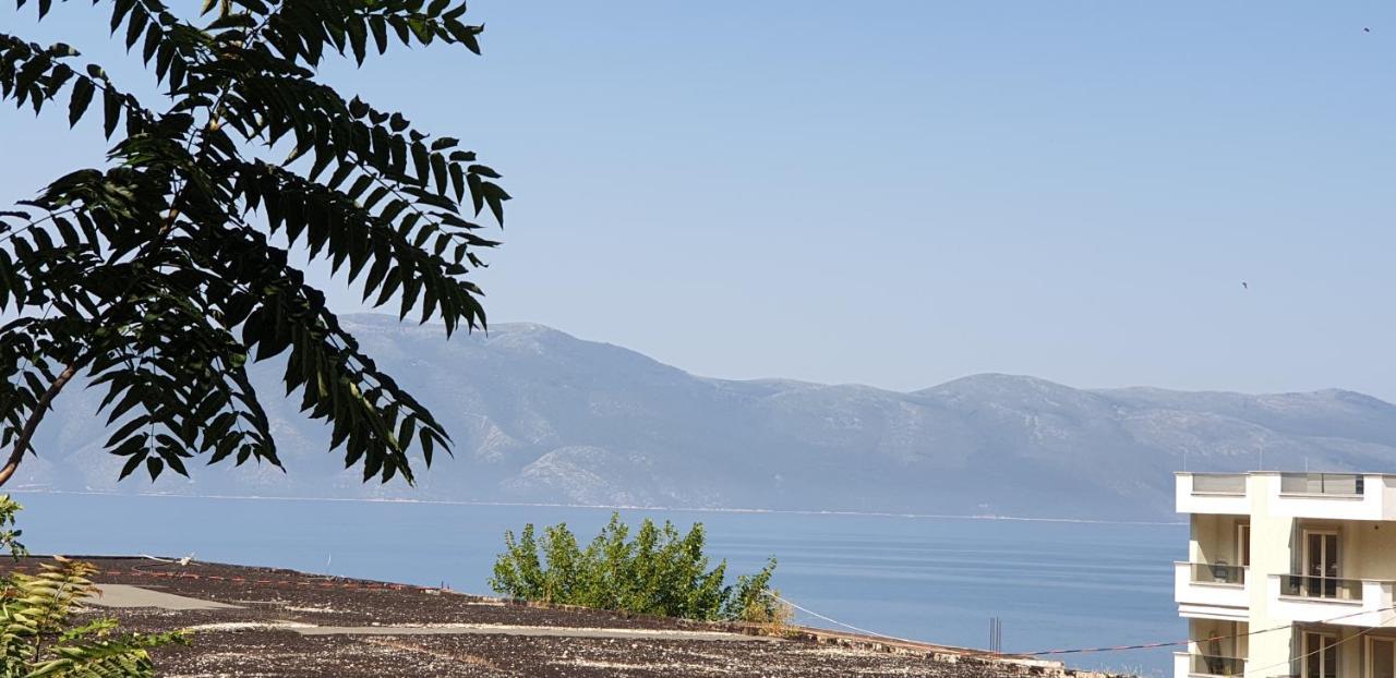 Redsun Apartment Vlorë 外观 照片