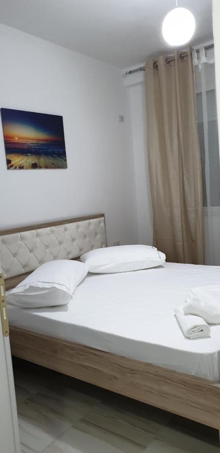 Redsun Apartment Vlorë 外观 照片