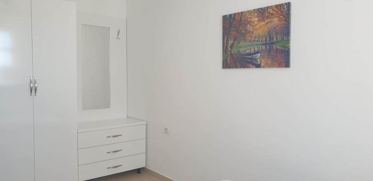 Redsun Apartment Vlorë 外观 照片