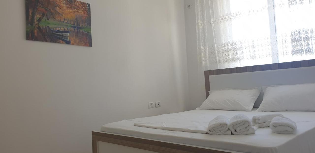 Redsun Apartment Vlorë 外观 照片