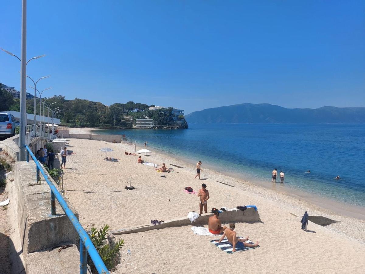 Redsun Apartment Vlorë 外观 照片