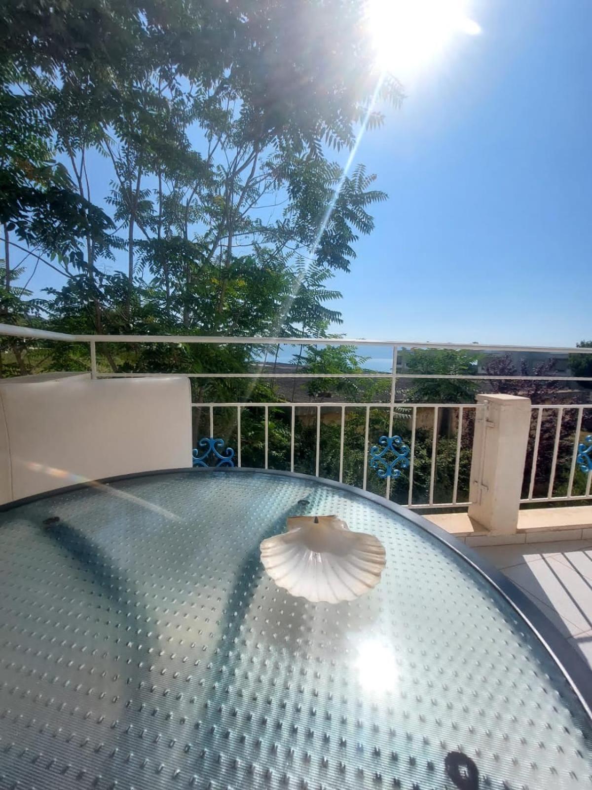 Redsun Apartment Vlorë 外观 照片
