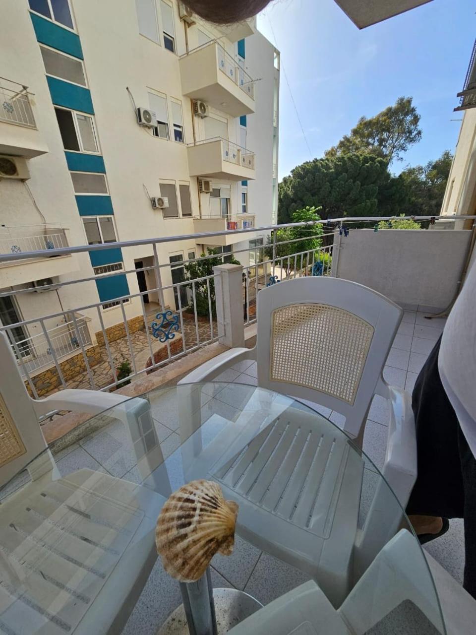 Redsun Apartment Vlorë 外观 照片