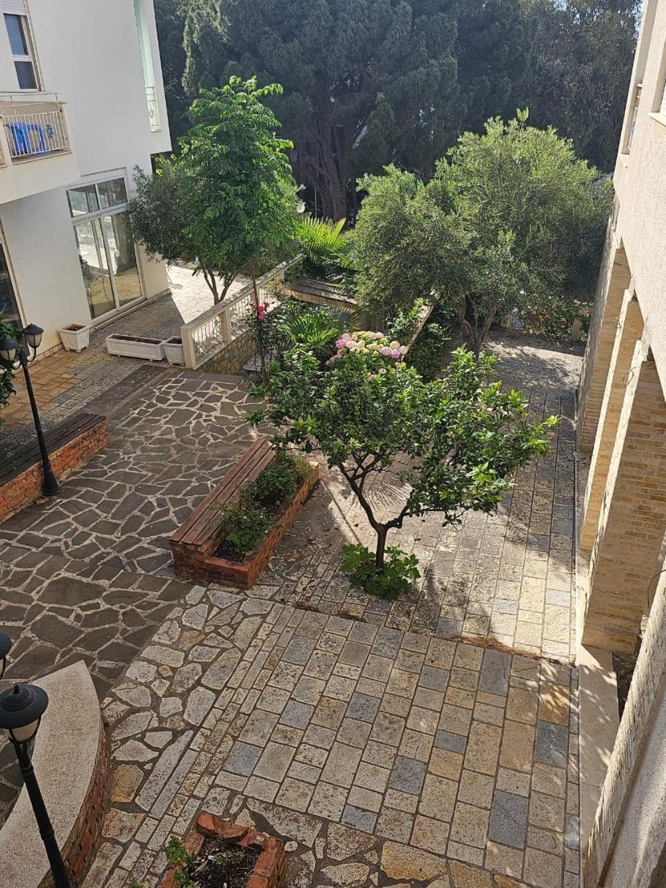 Redsun Apartment Vlorë 外观 照片