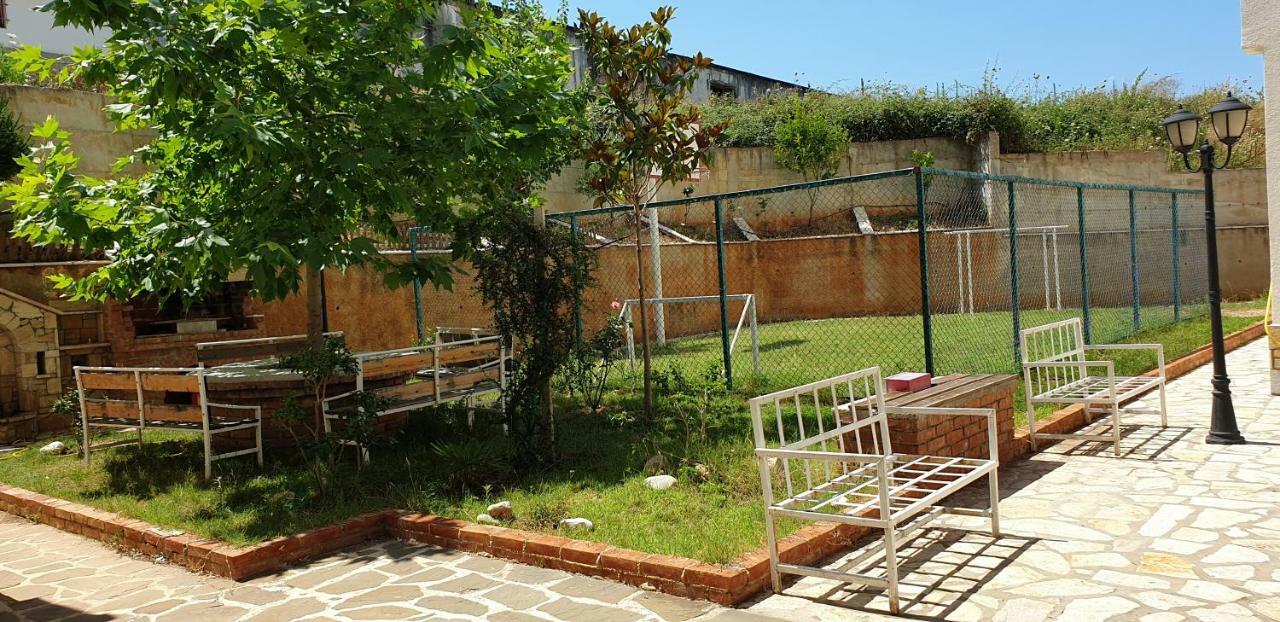 Redsun Apartment Vlorë 外观 照片