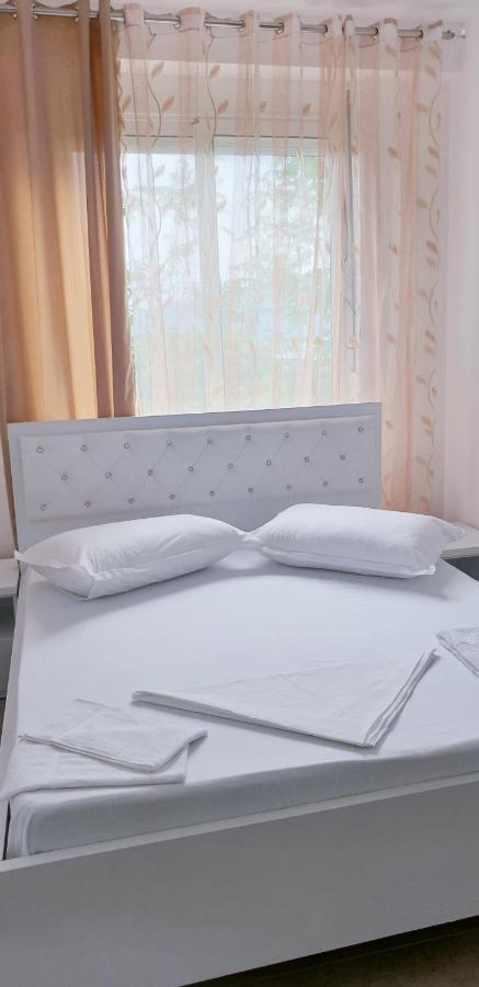 Redsun Apartment Vlorë 外观 照片